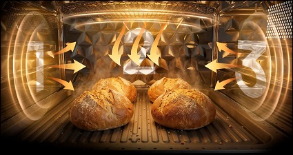 Když mikrovlnka umí víc, než čekáte: Hisense Speed Oven 7in1 zastane práci za 7 spotřebičů pečivo uvnitř mikrovlnné trouby Hisense, na keré pusobí horký vzduch ze 3 stran.