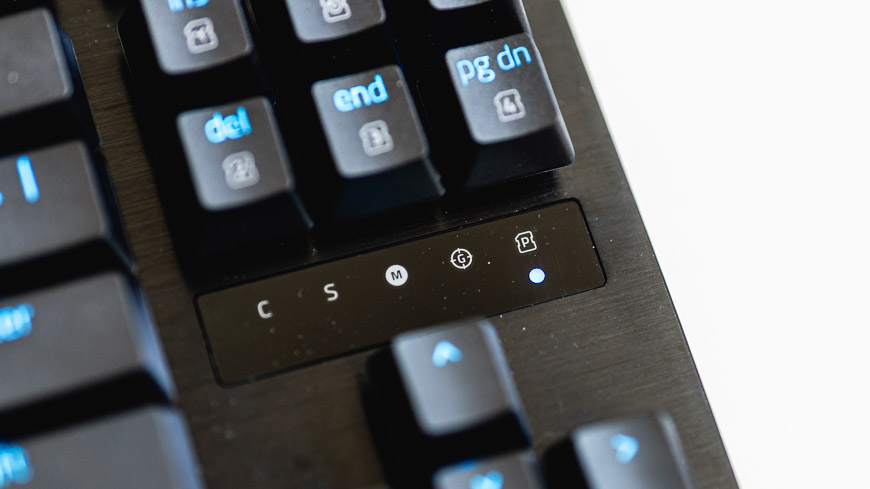 Detail LED indikačního pásku herní klávesnice Razer Huntsman Tenkeyless V3 8KHz