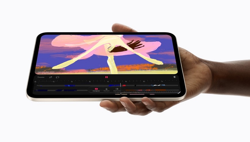 Nemalá senzace v podání Apple! Už dnes představil nový iPad mini s raketovým výkonem a prvotřídním OLED displejem Apple iPad mini v ženské dlani