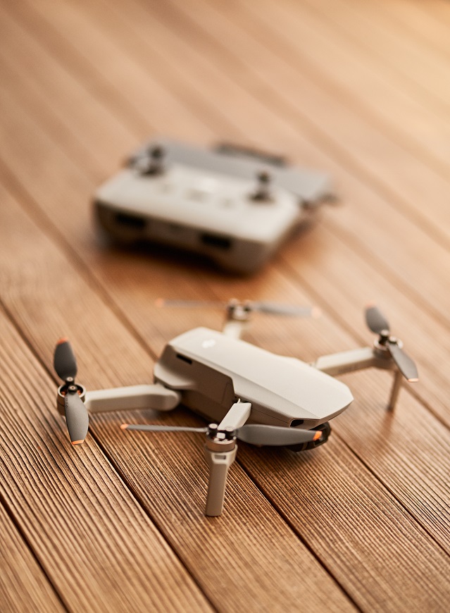 Novinka od DJI. Mini 2 je technologiemi našlapaný dron pro začínající piloty DJI mini 2