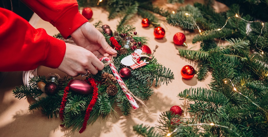 Vyrábíme adventní věnce Vyrábíme adventní věnce