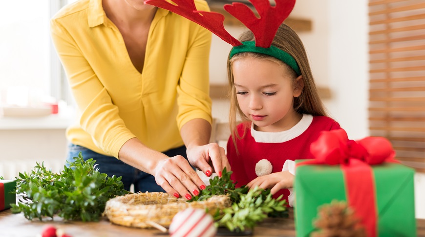 Vyrábíme adventní věnce Vyrábíme adventní věnce