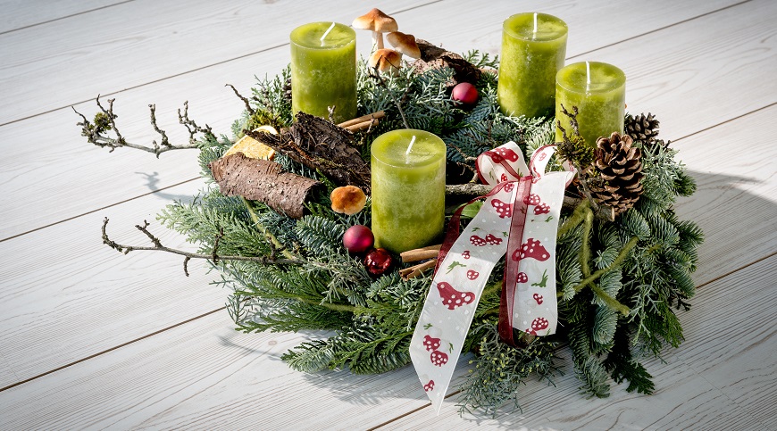 Vyrábíme adventní věnce Vyrábíme adventní věnce