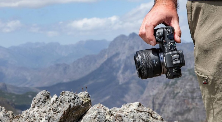 Video: Fotoškola s Canonem - TOP foťáky pro rok 2020 Canon EOS RP
