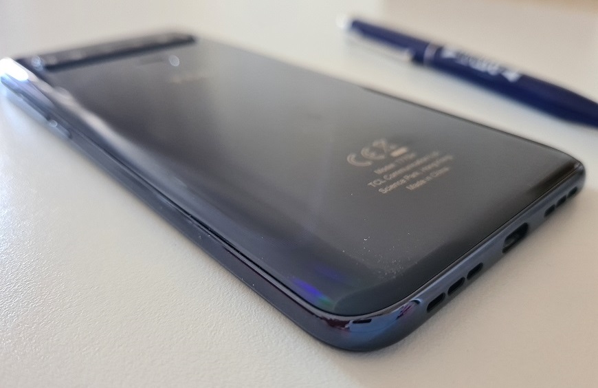 Recenze TCL 10L: Dobrý výkon za dobrou cenu mobilní telefon TCL 10L