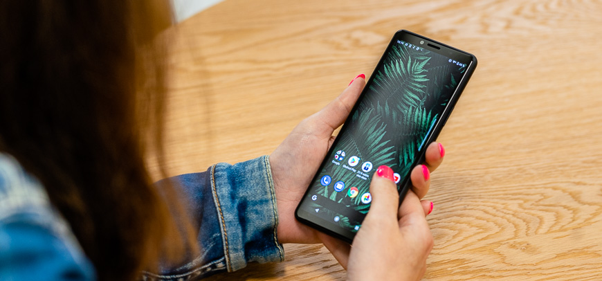 Recenze Sony Xperia 10 II: Vlastně slušný smartphone 01_Sony_Xperia_10_II