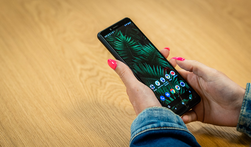 Recenze Sony Xperia 10 II: Vlastně slušný smartphone 05_Sony_Xperia_10_II
