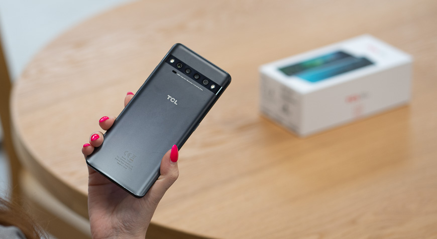 Recenze TCL 10Pro: Displej jako z televize 03_TCL_10_PRO.jpg