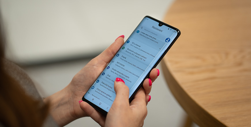 Recenze TCL 10Pro: Displej jako z televize 12_TCL_10_PRO
