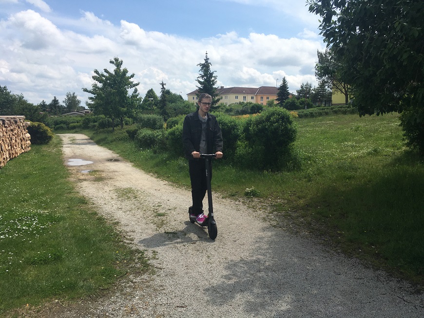 Recenze elektrické koloběžky Ninebot by Segway: Jeďte, kam vás kola dovezou Elektrická_kolobezka_Ninebot_by_Segway-03