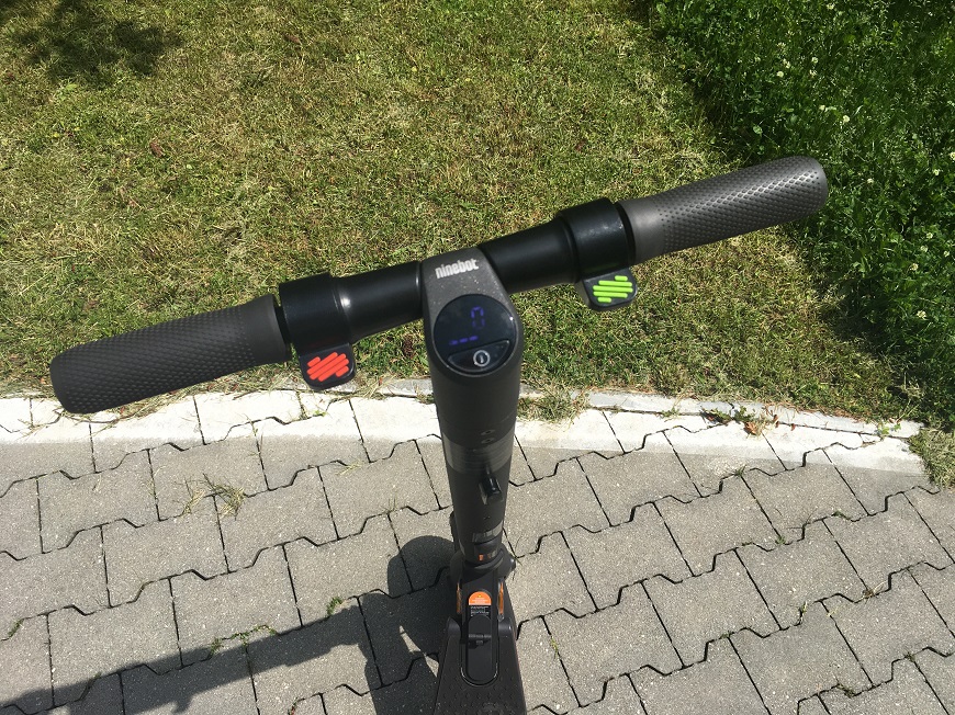 Recenze elektrické koloběžky Ninebot by Segway: Jeďte, kam vás kola dovezou Elektrická_kolobezka_Ninebot_by_Segway-05