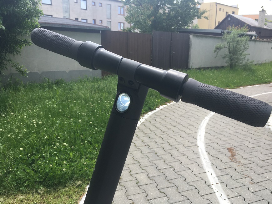 Recenze elektrické koloběžky Ninebot by Segway: Jeďte, kam vás kola dovezou Elektrická_kolobezka_Ninebot_by_Segway-08