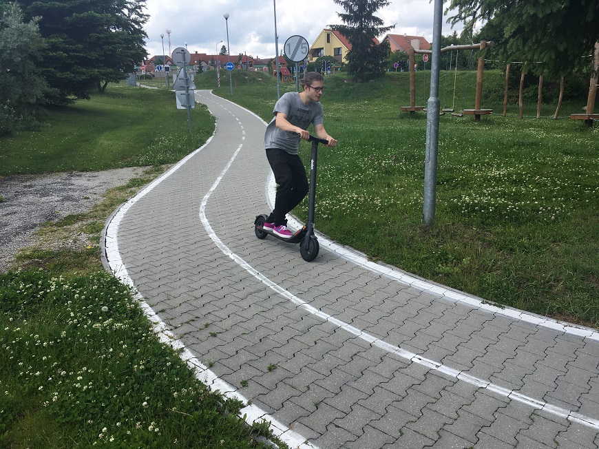 Recenze elektrické koloběžky Ninebot by Segway: Jeďte, kam vás kola dovezou Elektrická_kolobezka_Ninebot_by_Segway-12