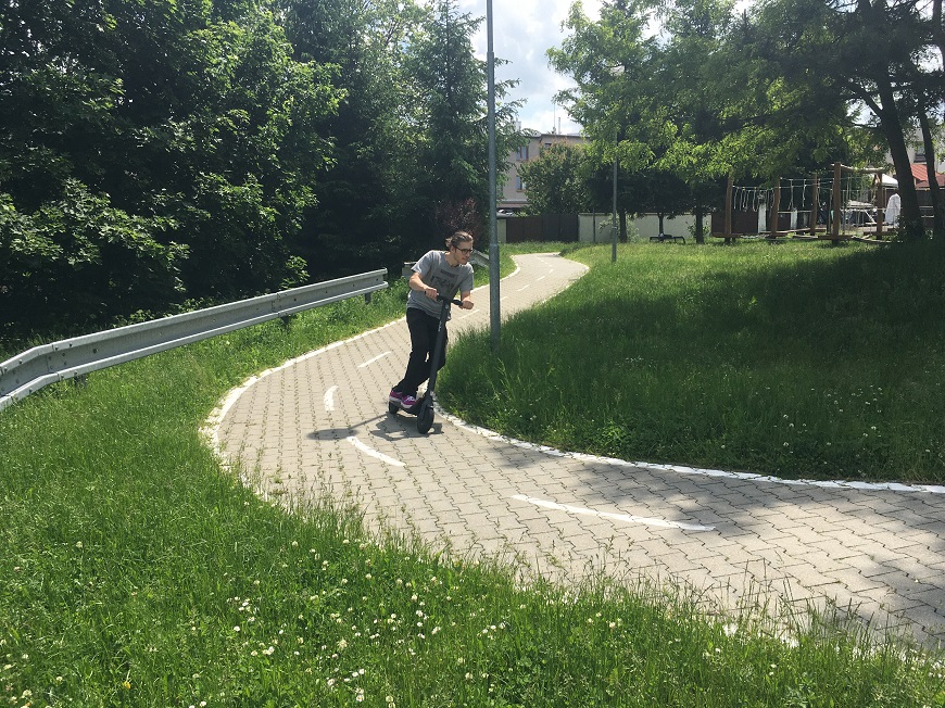 Recenze elektrické koloběžky Ninebot by Segway: Jeďte, kam vás kola dovezou Elektrická_kolobezka_Ninebot_by_Segway-13