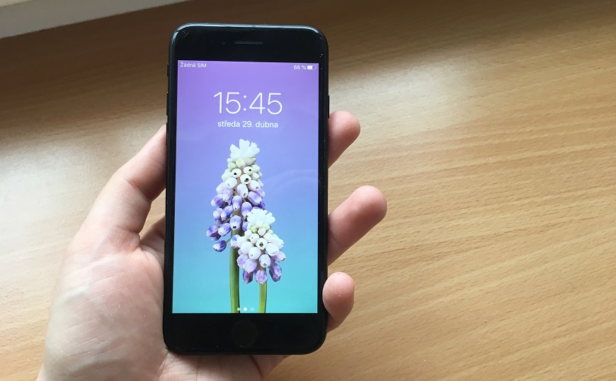 Recenze iPhone SE: Všechno, co milujete, jen v menším balení iPhone_SE_03