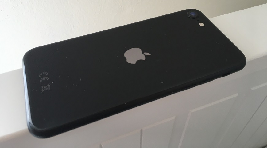 Recenze iPhone SE: Všechno, co milujete, jen v menším balení iPhone_SE_07