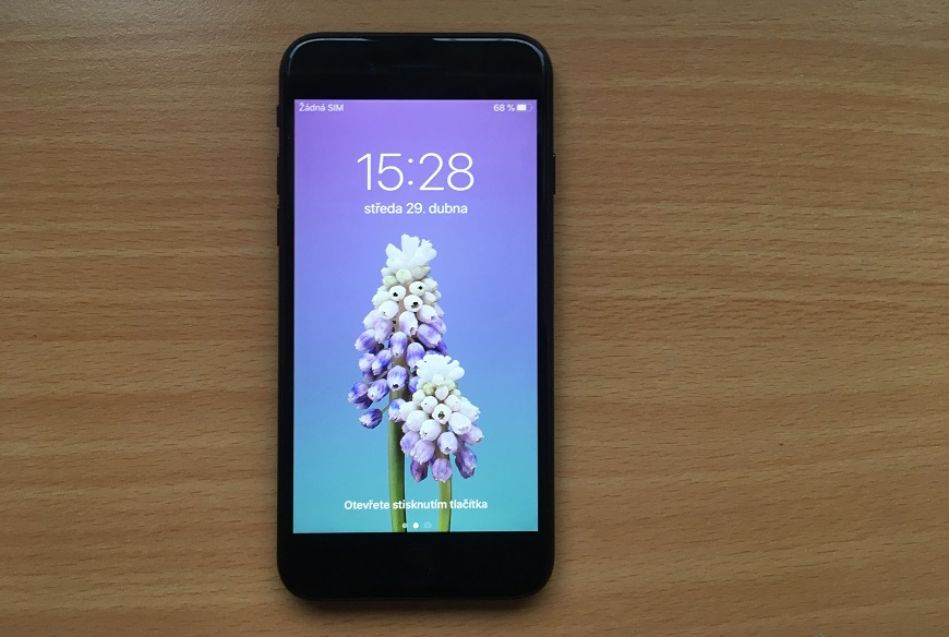 Recenze iPhone SE: Všechno, co milujete, jen v menším balení iPhone_SE_08