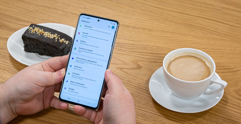 Recenze Samsung Galaxy Note10 Lite: Odlehčená verze se stylusem 14_Samsung_Galaxy_Note10_Lite