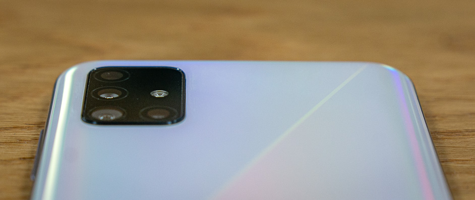 Recenze Samsung Galaxy A51: Duhový frajer ze střední třídy Samsung Galaxy A51
