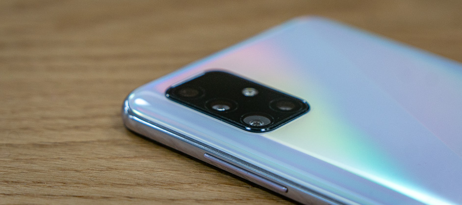 Recenze Samsung Galaxy A51: Duhový frajer ze střední třídy Samsung Galaxy A51