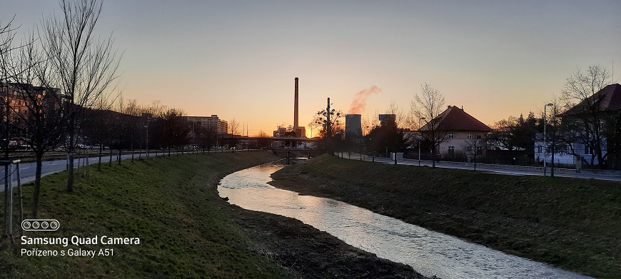 Recenze Samsung Galaxy A51: Duhový frajer ze střední třídy Samsung Galaxy A51 - foto