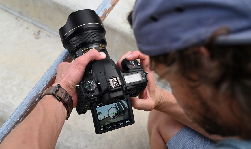 Nikon D780 - nejnovější DSLR Nikonu s prvky bezzrcadlovky Nikon_D780_02