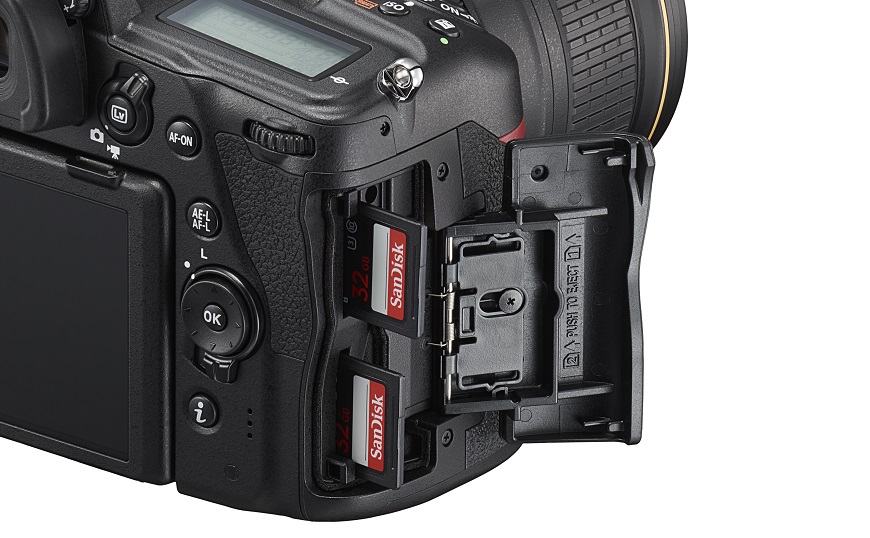 Nikon D780 - nejnovější DSLR Nikonu s prvky bezzrcadlovky Nikon_D780_08