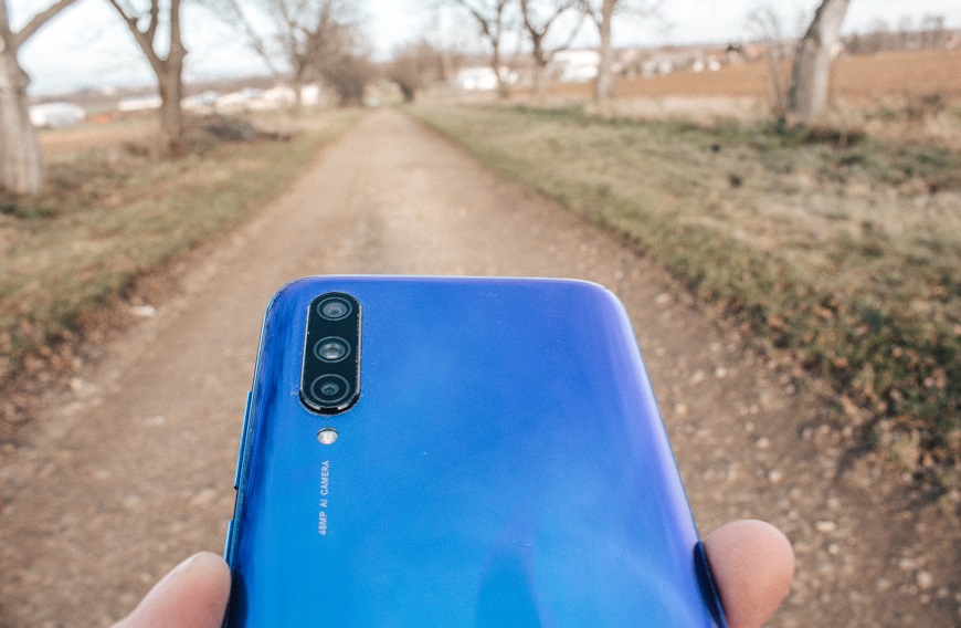 Xiaomi Mi 9 Lite – nablýskaný sympaťák ze střední třídy Xiaomi Mi9 Lite