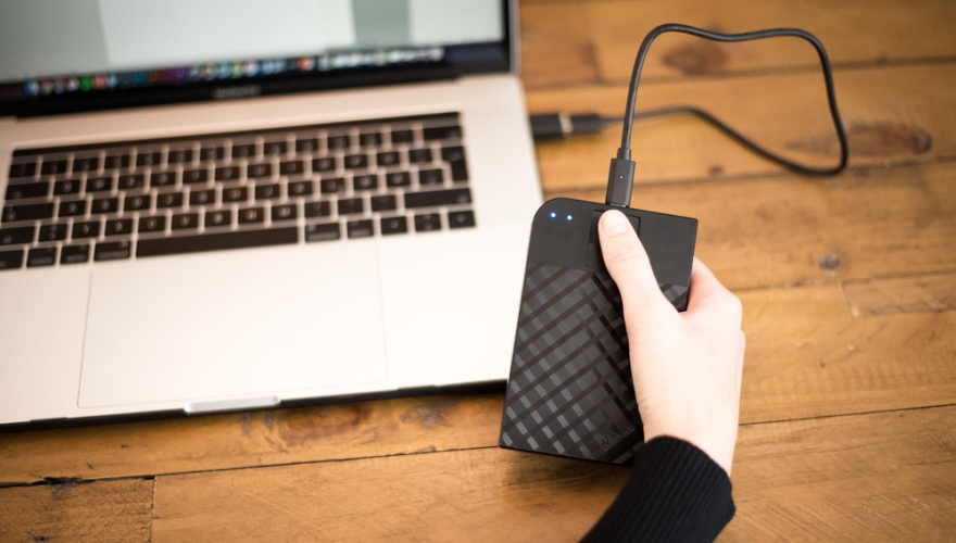 Jak zabezpečit data před útoky a ztrátou? Externí pevný disk 2,5" Verbatim Fingerprint Secure