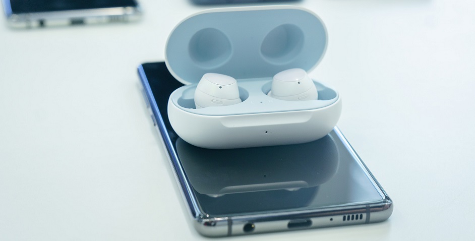 Recenze Samsung Galaxy Buds: bezdrátová kvalita pro vaše uši Sluchatka_Samsung_Galaxy_Buds_5