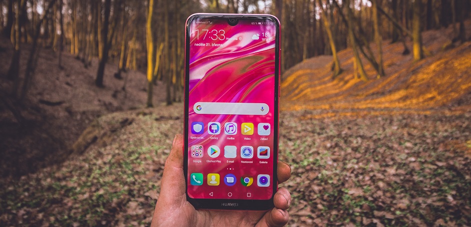 Recenze: Huawei Y7 2019 – designová třešnička s obří výdrží Mobilni_telefon_Huawei_Y7_2019_3