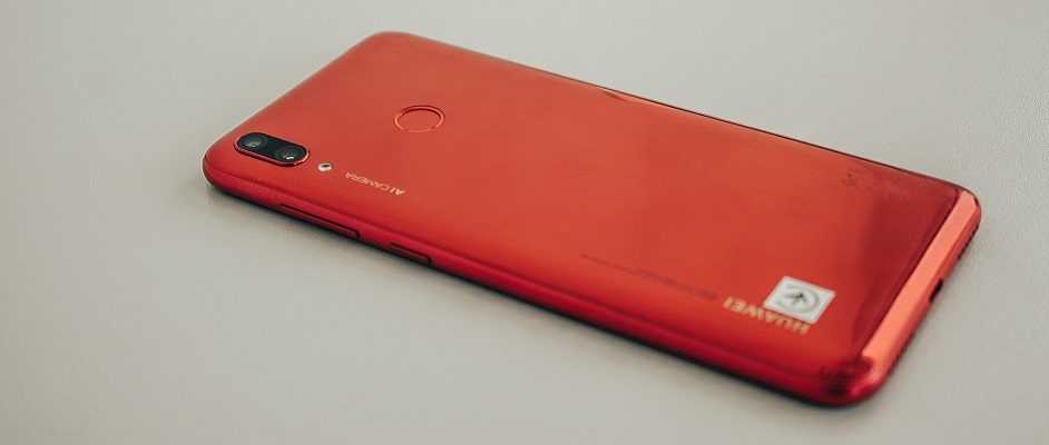 Recenze: Huawei Y7 2019 – designová třešnička s obří výdrží Mobilni_telefon_Huawei_Y7_2019_4