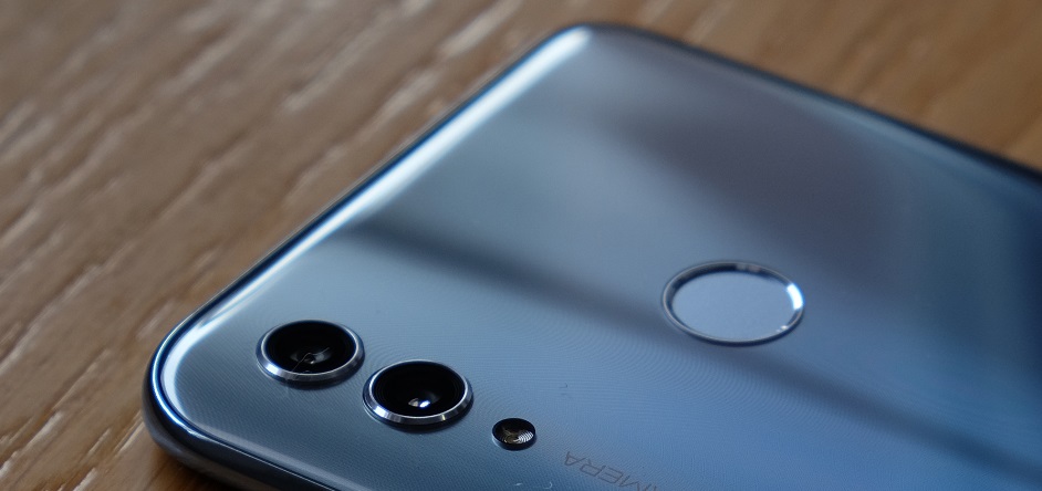 Recenze: HONOR 10 Lite – čerstvá krev do střední třídy detail_honor_10_lite_fotaky