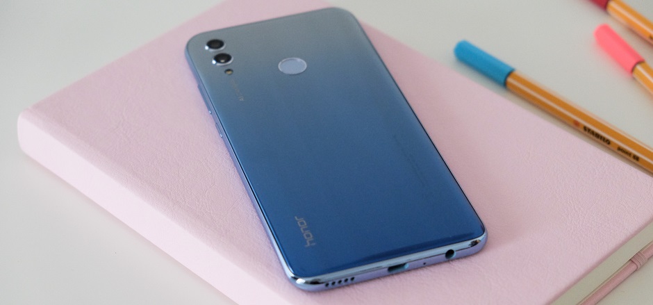 Recenze: HONOR 10 Lite – čerstvá krev do střední třídy zadni_strana_Honor_10_Lite