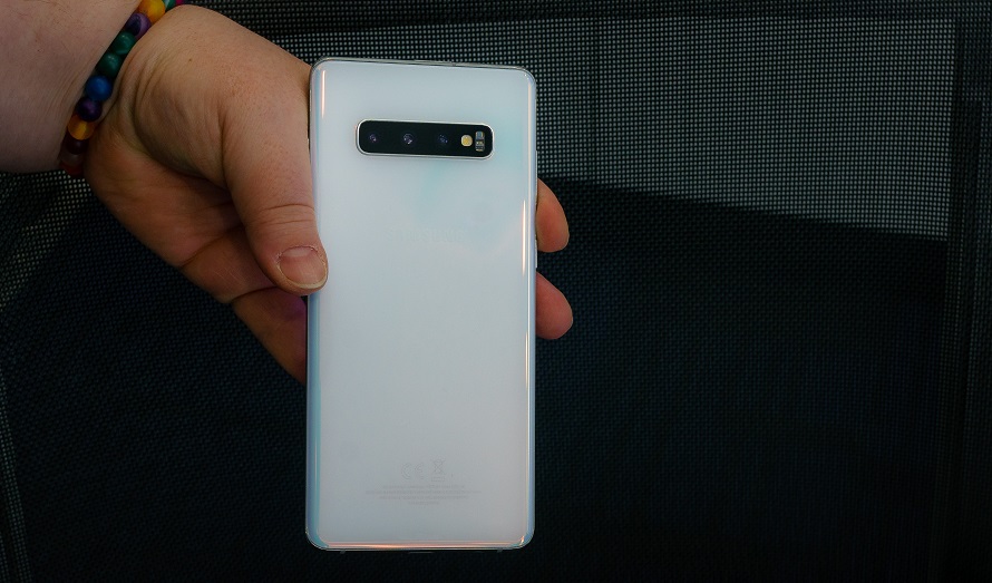 První dojmy: Samsung Galaxy S10 bude pecka! Samsung-galaxy-s10-d