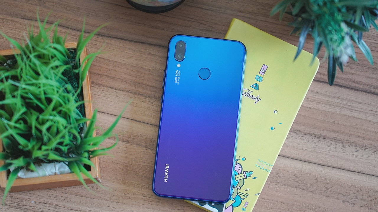Mobilní telefon Huawei nova 3i