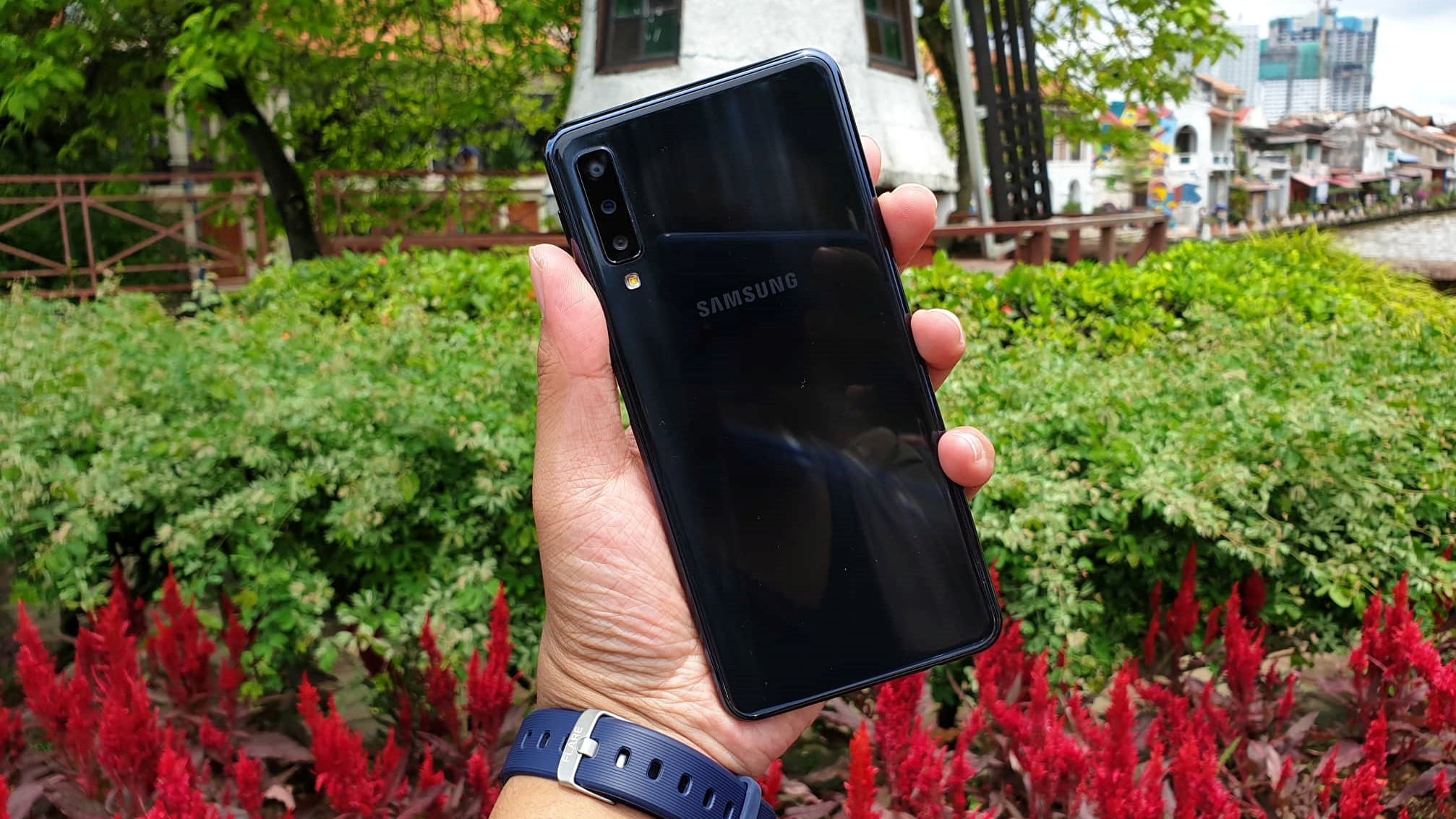 Recenze: Galaxy A7 je povedený Samsung s trojitým fotoaparátem Samsung Galaxy A7