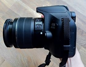 Canon EOS 2000D