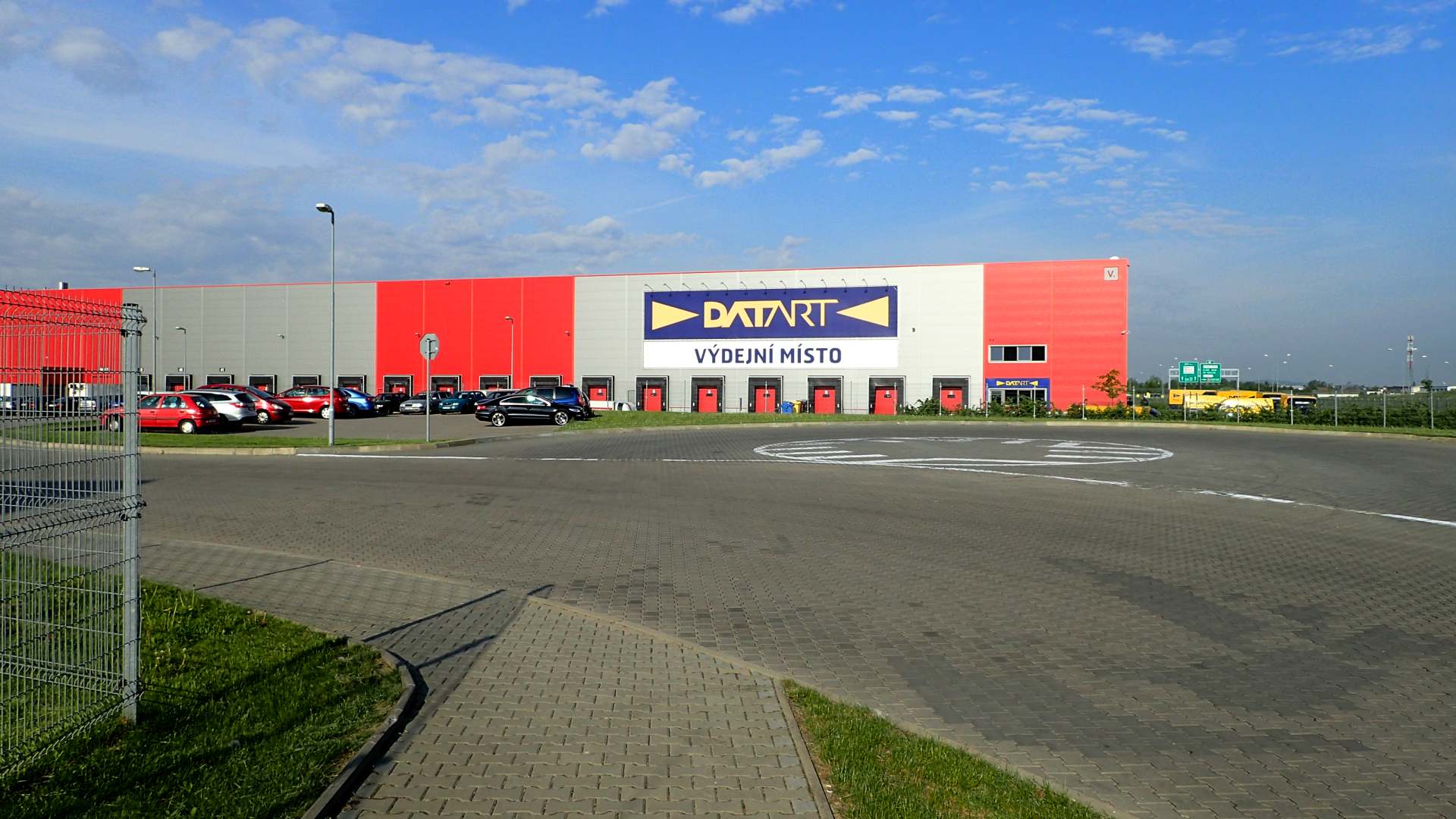 Reportáž z DATART DOPRAVY: Jdeme dál než za první dveře Reportáž z DATART DOPRAVY: Jdeme dál než za první dveře