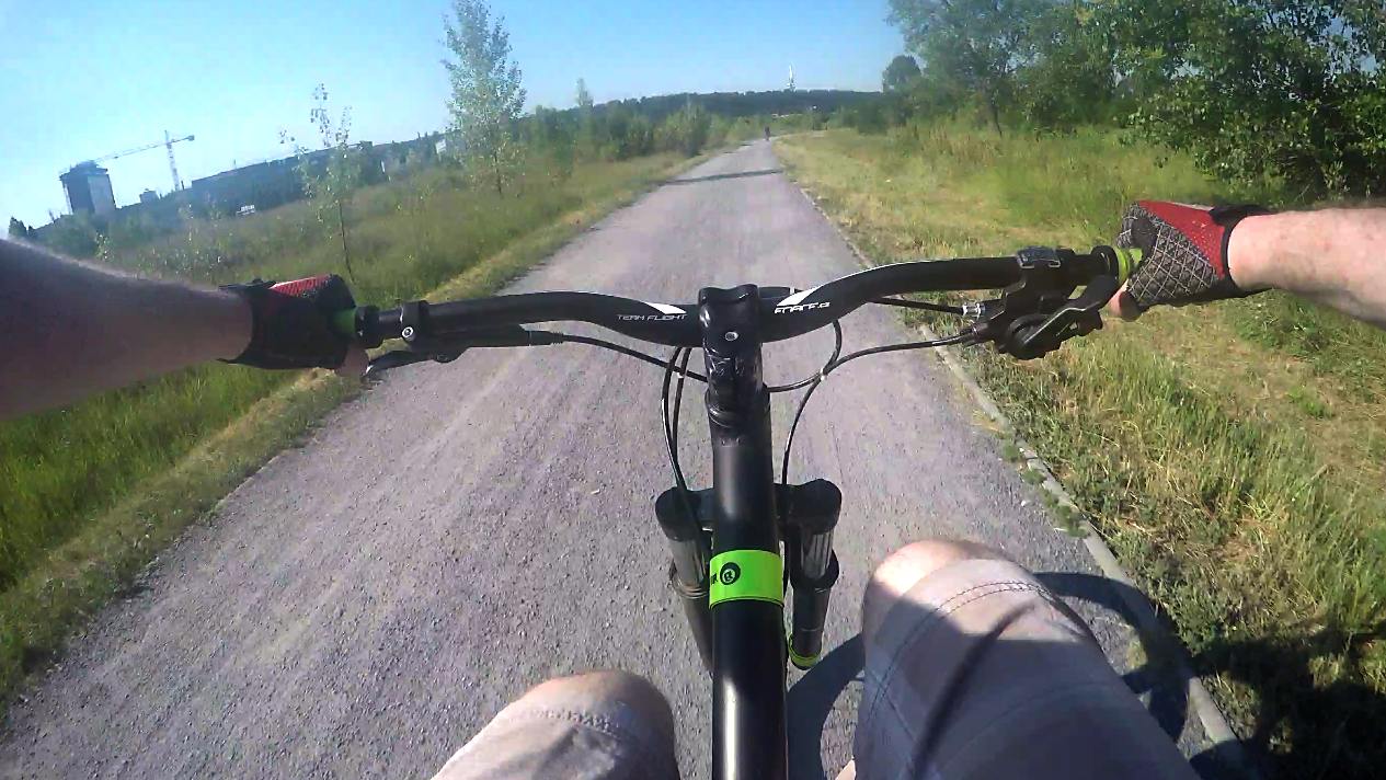 Pohled přes řídítka