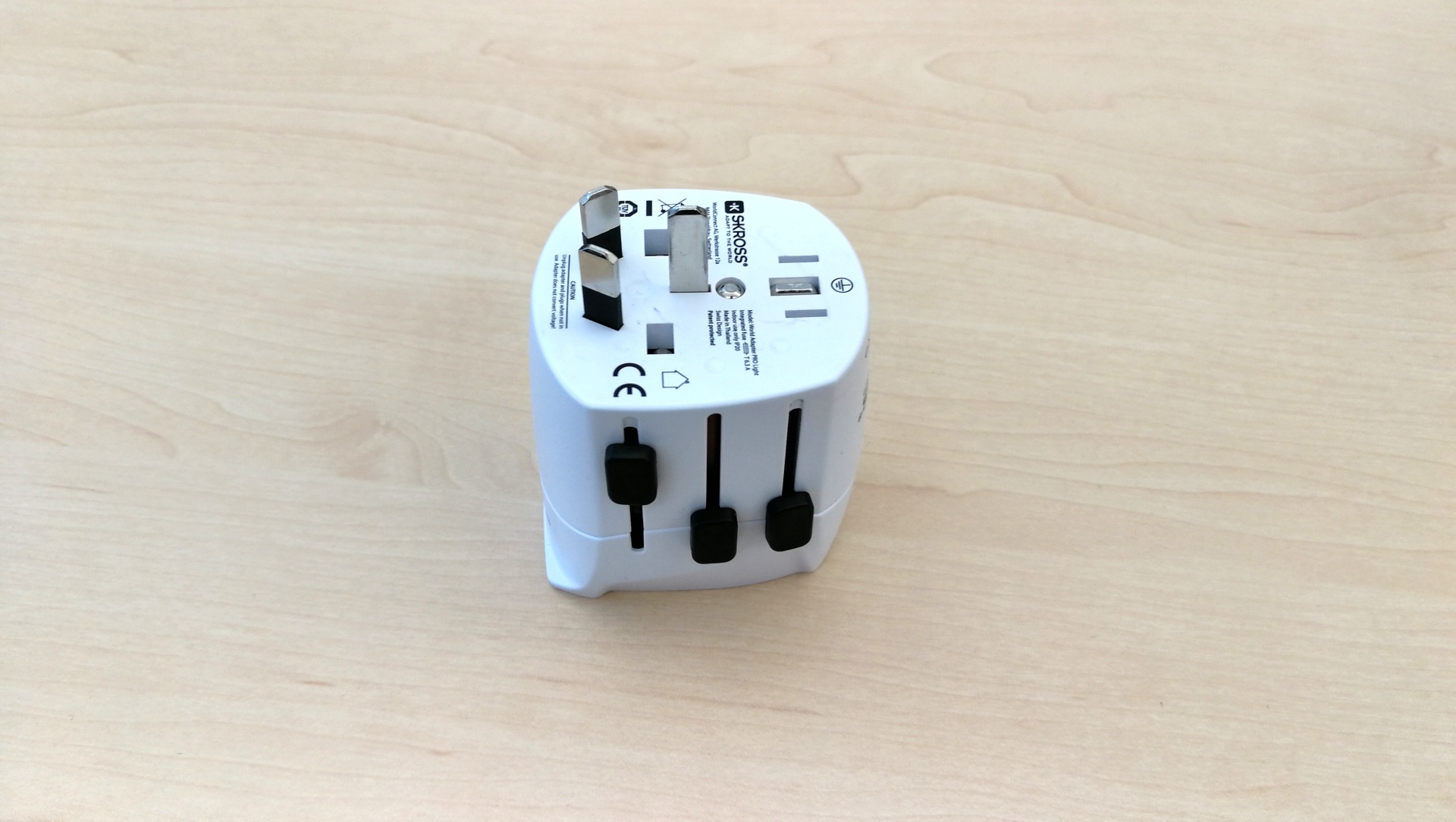Recenze Skross: Jeden cestovní adaptér na celý svět World Adaper Light USB