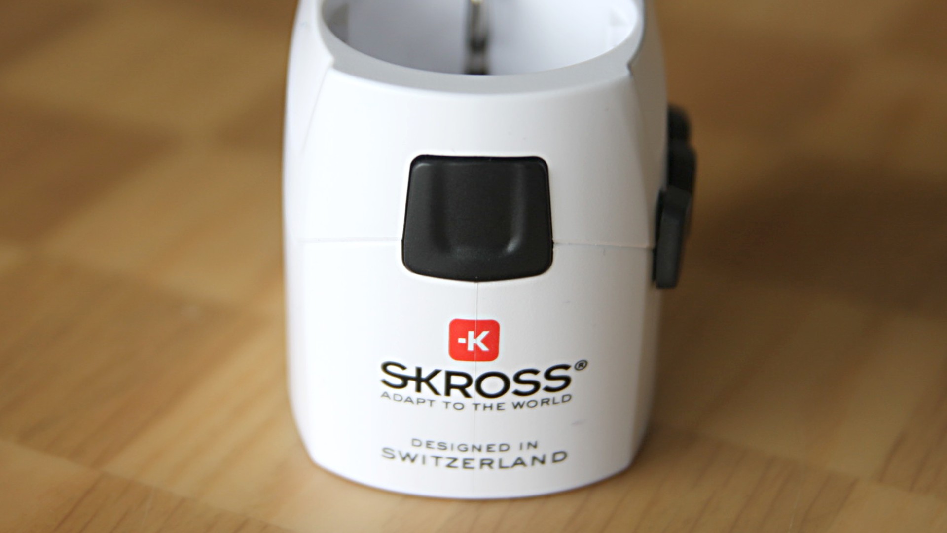 Recenze Skross: Jeden cestovní adaptér na celý svět Skross cestovní adaptéry