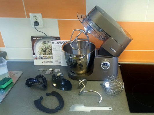 Kenwood Chef XL Titanium: Nadvláda robotů v kuchyni Kenwood Chef XL Titanium