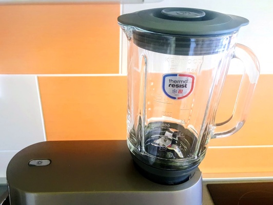Kenwood Chef XL Titanium: Nadvláda robotů v kuchyni Kenwood Chef XL