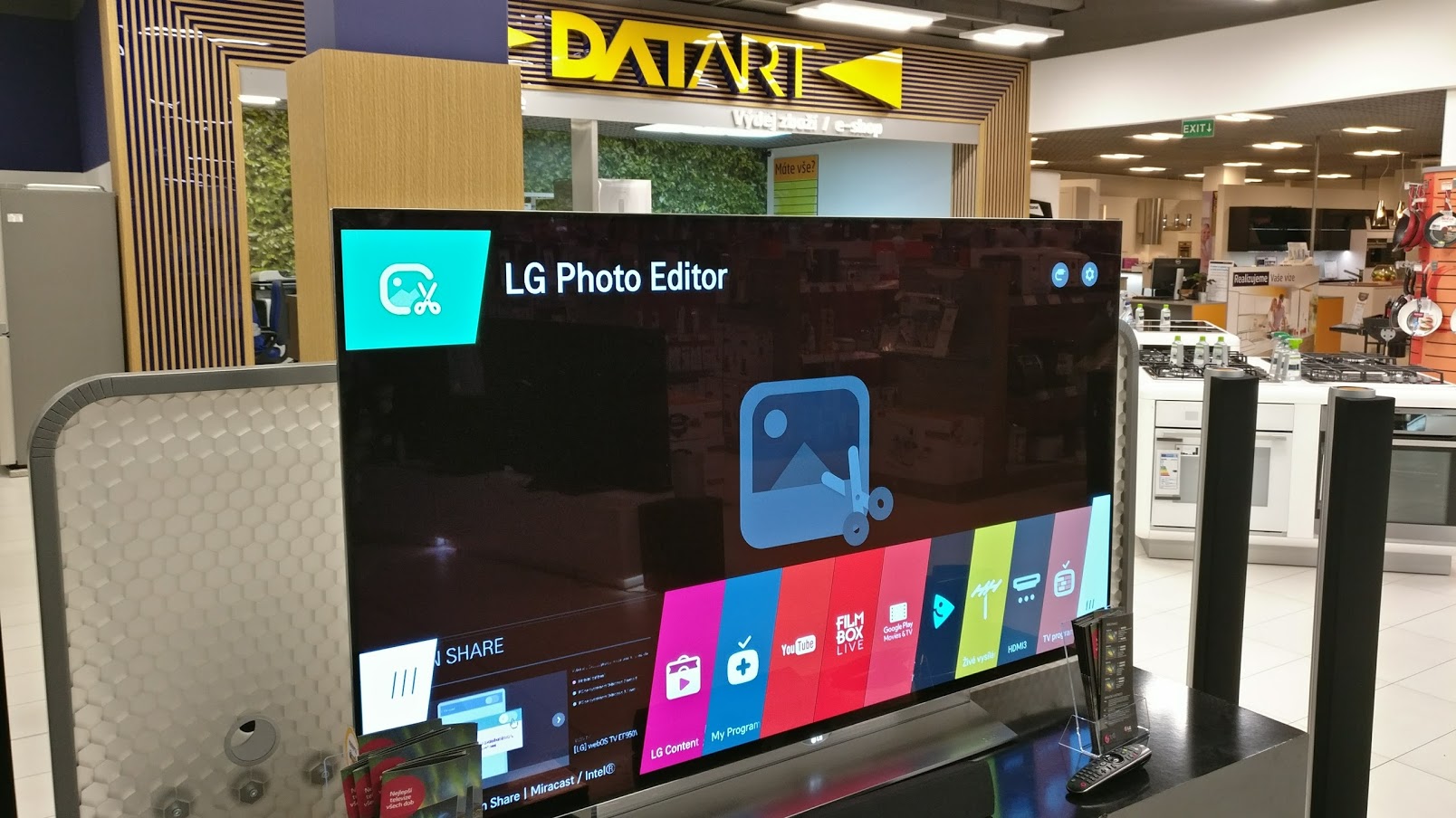 LG 65EF950V - recenze