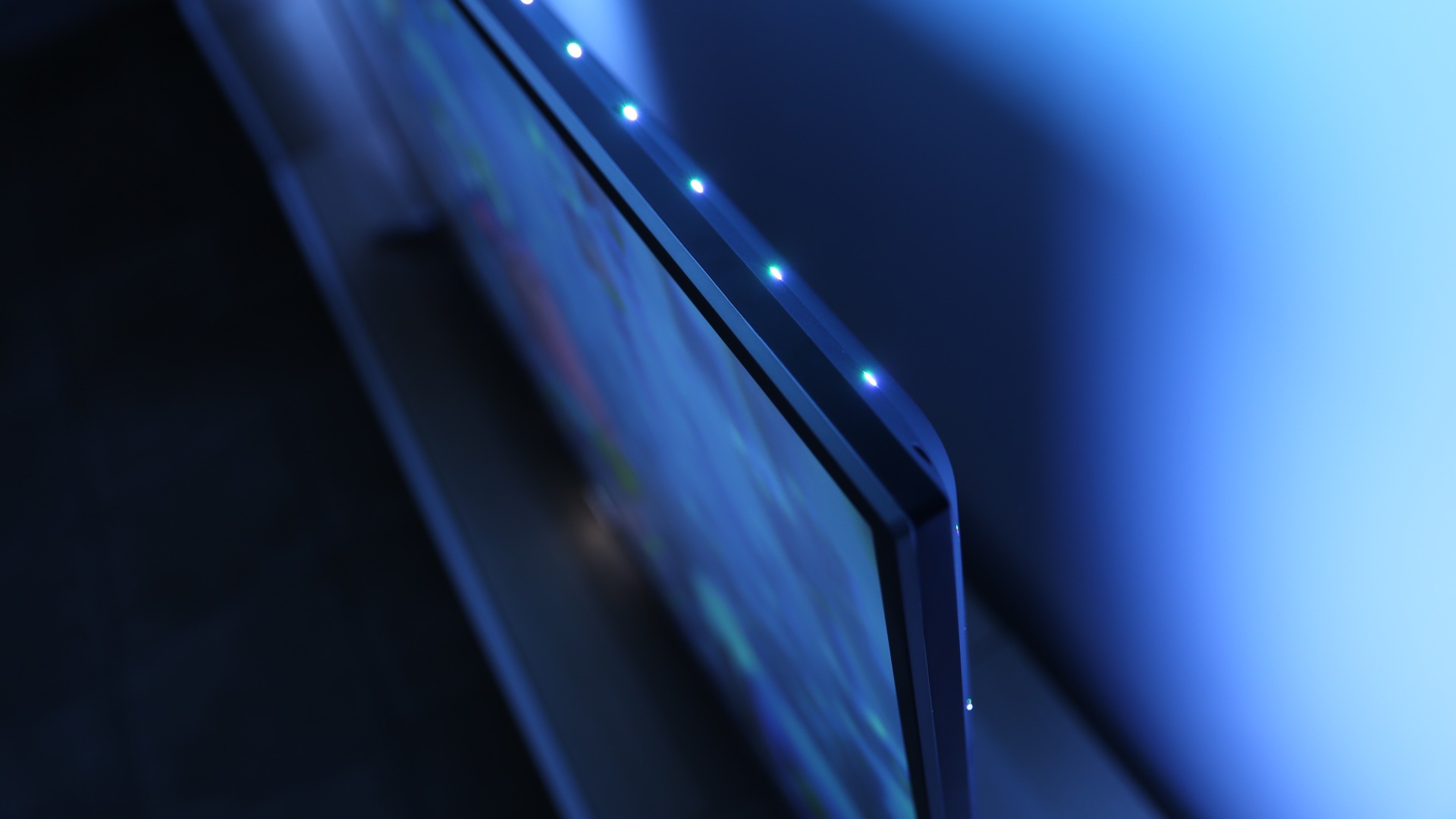 Recenze Philips 55PUS6561/12: Budoucnost je chytrá Recenze Philips 55PUS6561/12 - ambilight
