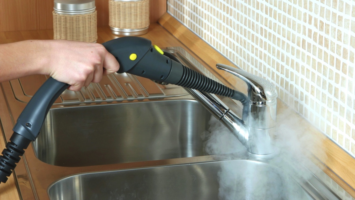 Parní čištění versus hadr