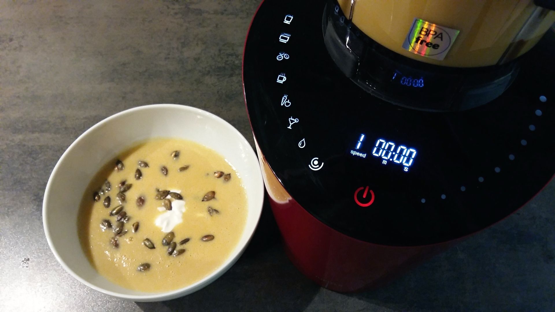 Recenze Jupiter Nutrimix: mixér z jiné planety
