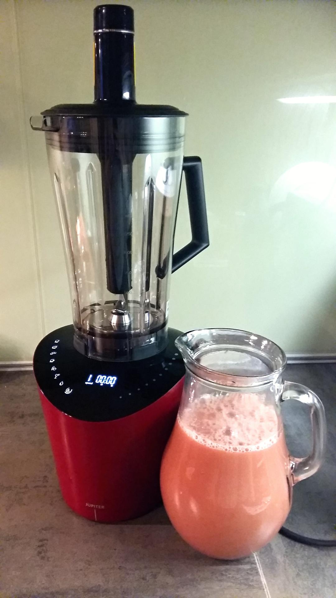 Recenze Jupiter Nutrimix: mixér z jiné planety