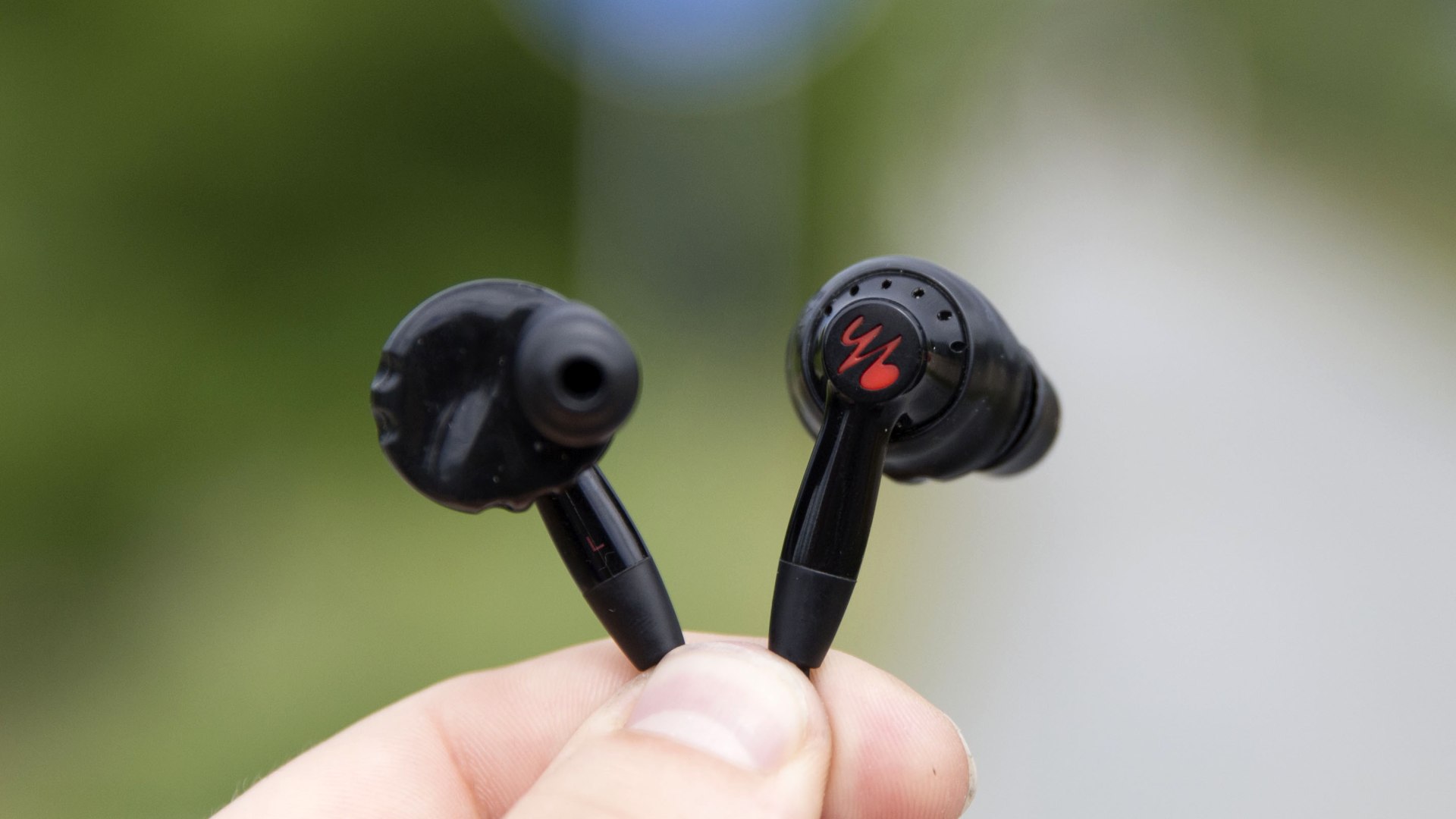 Recenze JBL Yurbuds Inspire 400: Parádní na sport